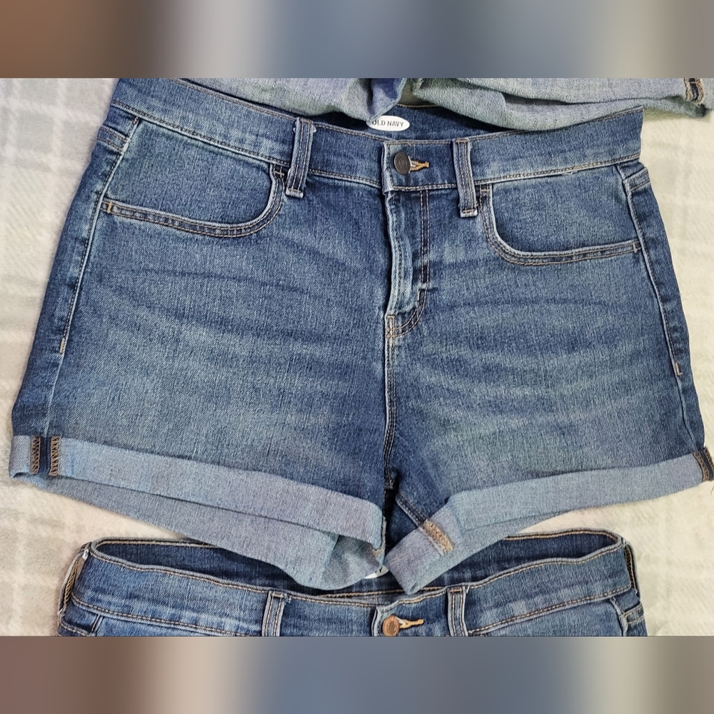 Lot of 3 Pairs of Old Navy Denim Cuffed Shorts Size 8 Excellent Condition - Picture 4 of 16